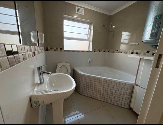 2 BEDROOM PROPERTY TO RENT IN OTTERY